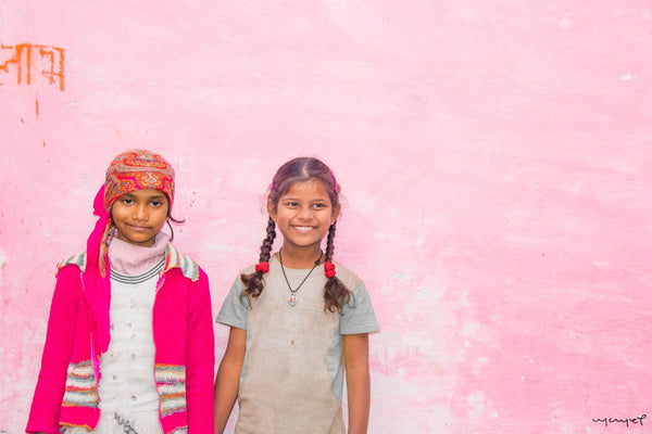 Foto Decorar Caras y Gestos Amigas Rosa India