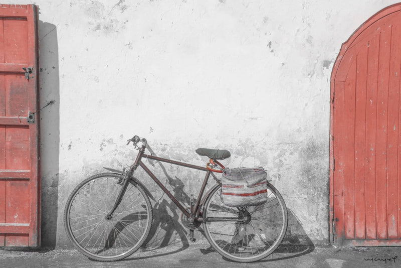 Foto Decorar Transportes Bici Entre Puertas Marruecos