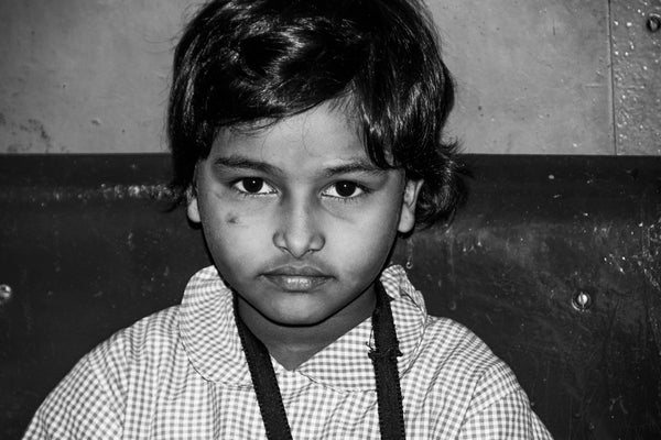 Foto Decorar Caras y Gestos Ojos Negors India