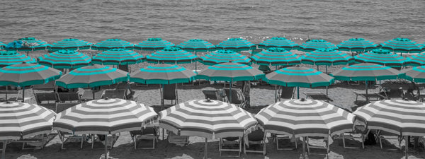 Foto Decorar Agua - Arena Sombrillas Enfiladas Cinque Terre